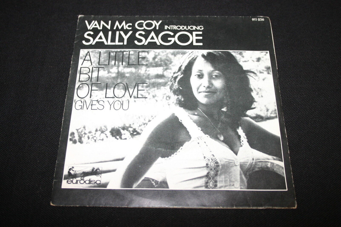 SALLY SAGOE   SP 45T 7"   A LITTLE BIT OF LOVE