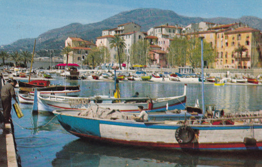 CPSM MENTON VUE SUR LE PORT ET LA VIEILLE VILLE - 1965