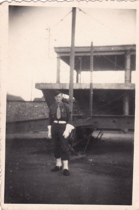 VINTAGE SNAPSHOT PHOTO PORTRAIT HOMME SOLDAT MILITAIRE 1950