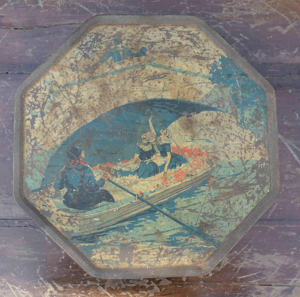 OLD LARGE LITHOGRAPHED SHEET METAL BOX, EARLY 20TH CENTURY