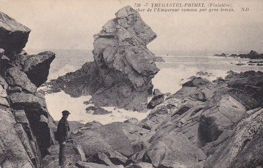 CPA 29 FINISTERE TREGASTEL-PRIMEL ROCHER DE L'EMPEREUR ROMAIN PAR GROS TEMPS