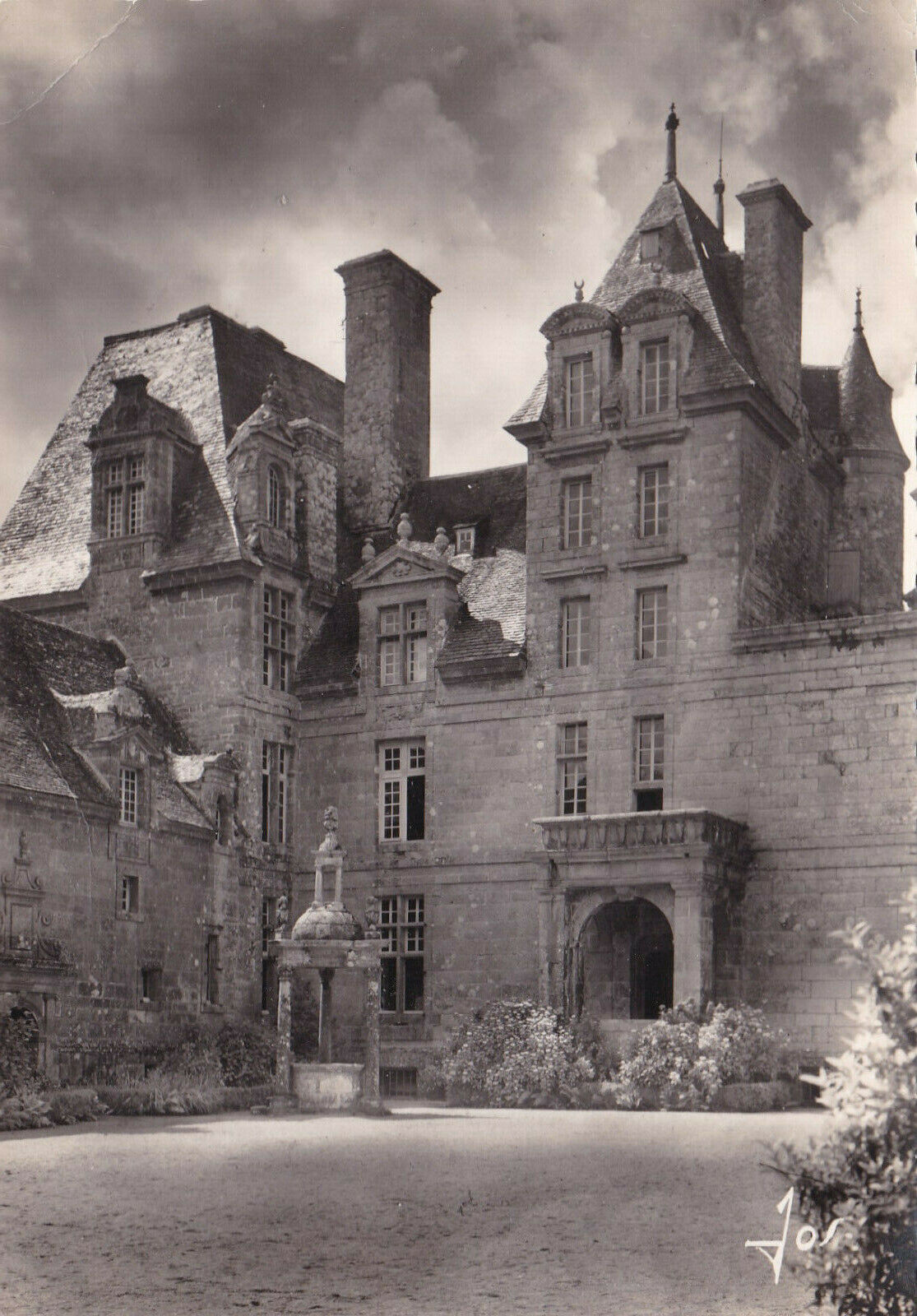 ANCIENNE CARTE POSTALE CPSM 29 CHATEAU DE KERJEAN EN SAINT-VOUGAY
