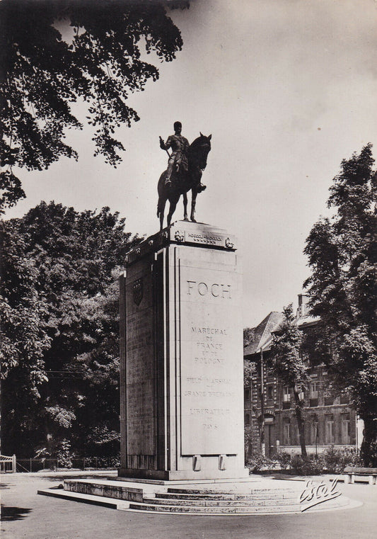 ANCIENNE CARTE POSTALE CPSM LILLE / MONUMENT DU MARECHAL FOCH