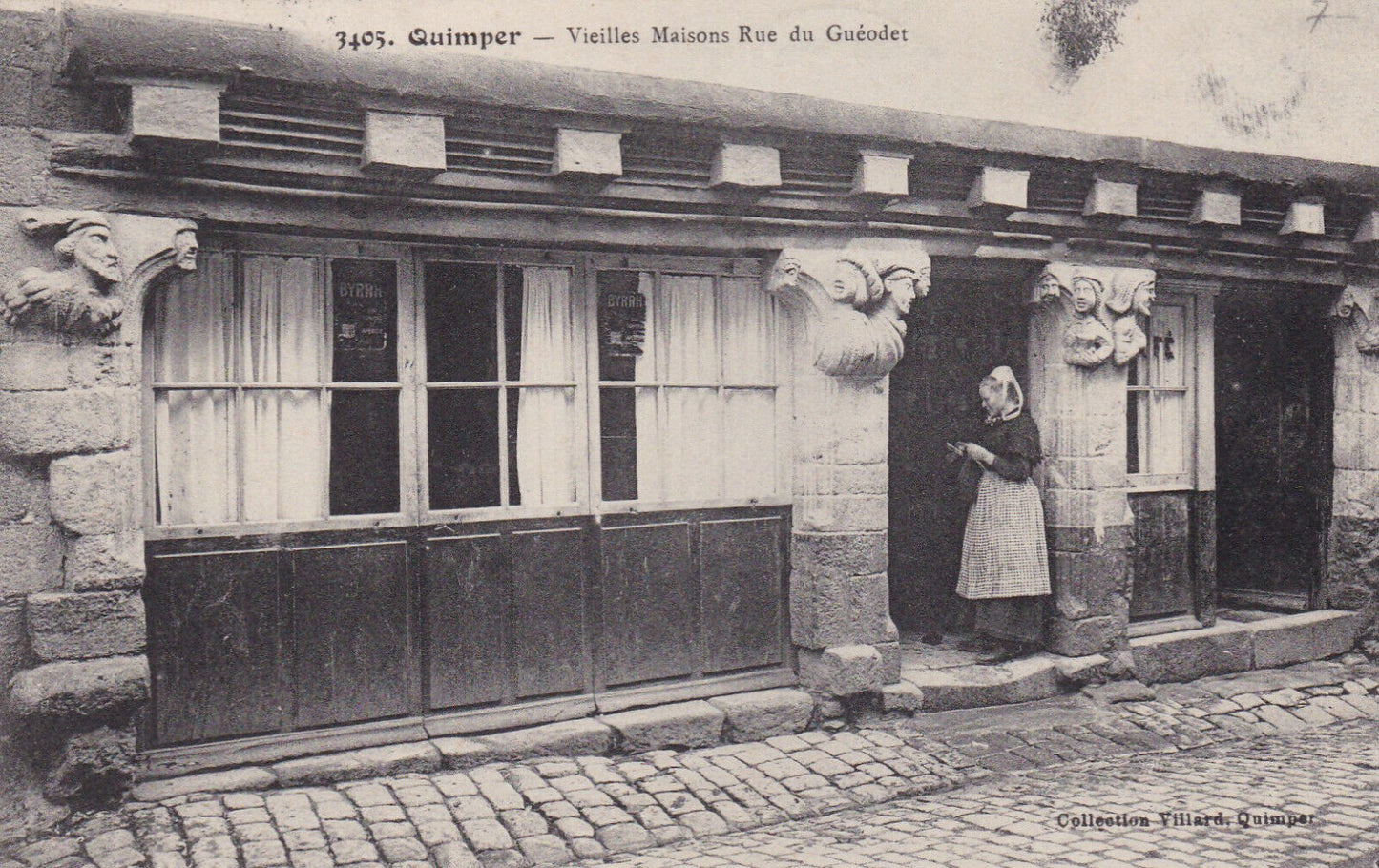 OLD POSTCARD CPA 29 QUIMPER OLD HOUSES RUE DU GUEODET / VILLARD