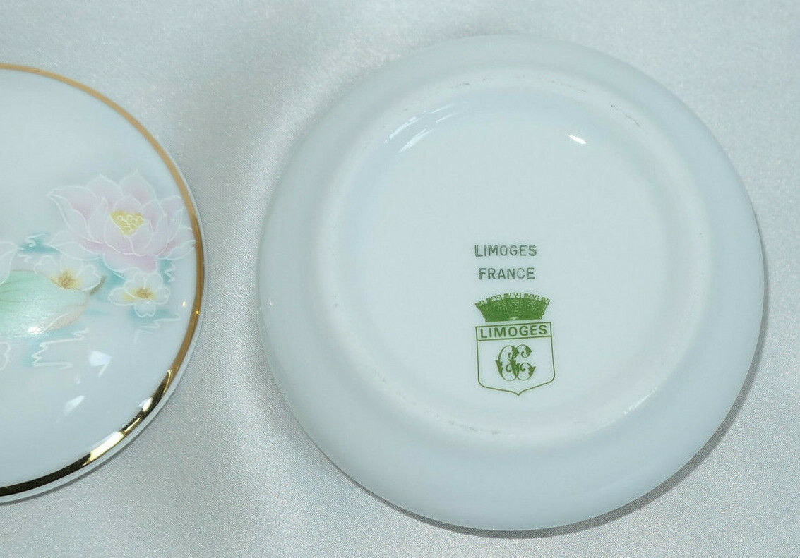 ANCIENNE PETITE BOITE BONBONNIERE EN PORCELAINE DE LIMOGES CLAUDE CARPENET