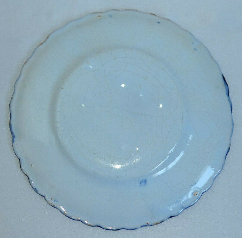 ANCIENNE PETITE ASSIETTE EN FAIENCE DE QUIMPER NON SIGNEE EPOQUE A IDENTIFIER