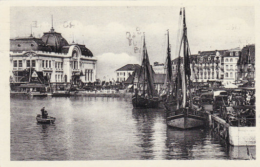 CARTE POSTALE ANCIENNE CPA TROUVILLE LA REINE DES PLAGES LE PORT ET LE CASINO