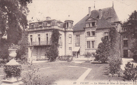 OLD POSTCARD CPA VICHY THE HOUSE OF MME DE SEVIGNE (1916) 