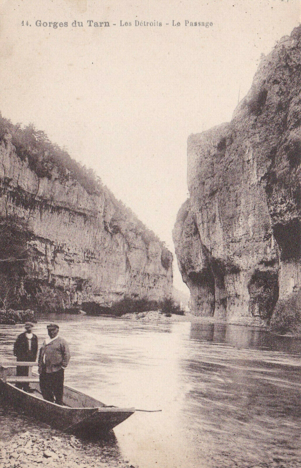 CARTE POSTALE ANCIENNE CPA GORGES DU TARN LES DETROITS LE PASSAGE