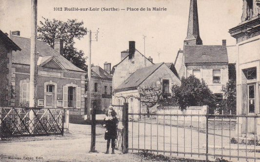 OLD POSTCARD CPA RUILLE-SUR-LOIR (SARTHE) TOWN HALL SQUARE (1929)