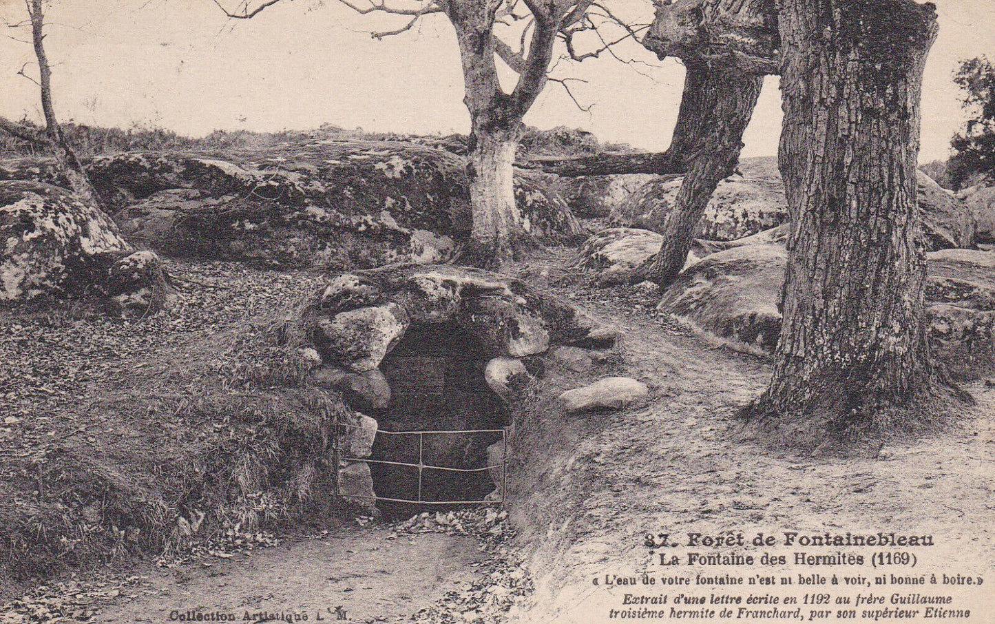 CARTE POSTALE ANCIENNE CPA FORET DE FONTAINEBLEAU LA FONTAINE DES HERMITES