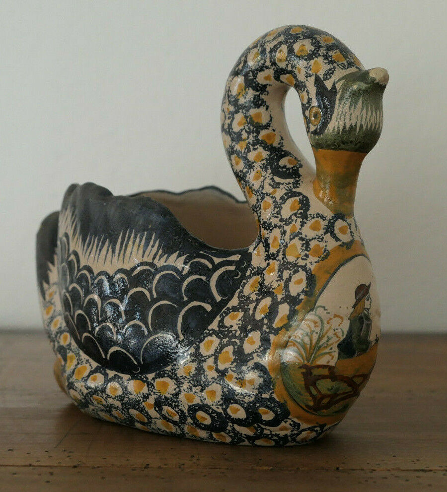 ANCIENNE FAIENCE DE QUIMPER HENRIOT CYGNE SWAN CIRCA 1930