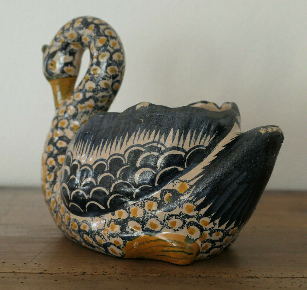 ANCIENNE FAIENCE DE QUIMPER HENRIOT CYGNE SWAN CIRCA 1930