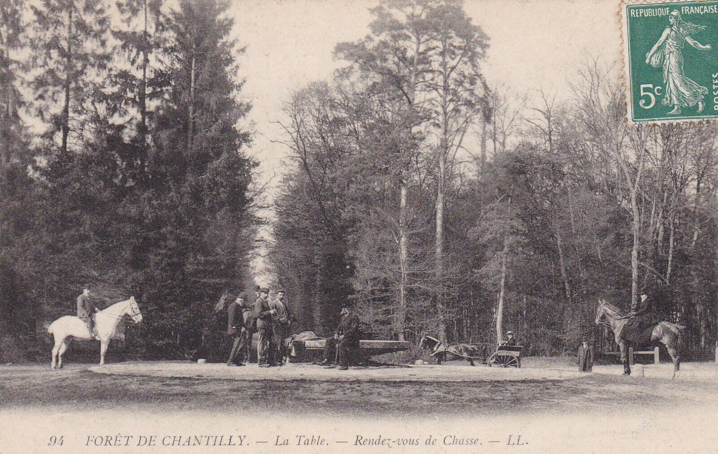 CARTE POSTALE ANCIENNE CPA FORET DE CHANTILLY LA TABLE RENDEZ-VOUS DE CHASSE
