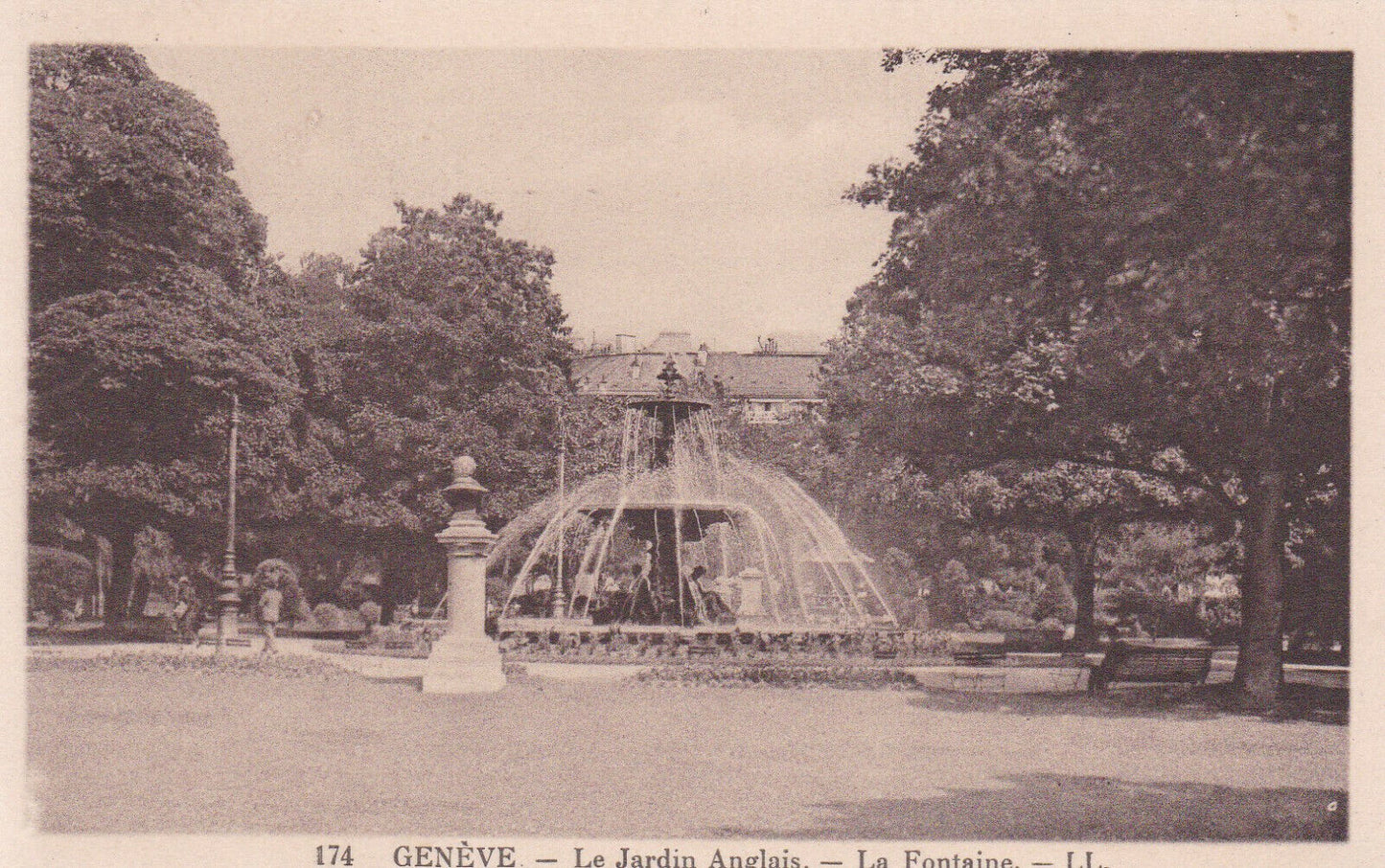 CARTE POSTALE ANCIENNE CPA GENEVE LE JARDIN ANGLAIS LA FONTAINE
