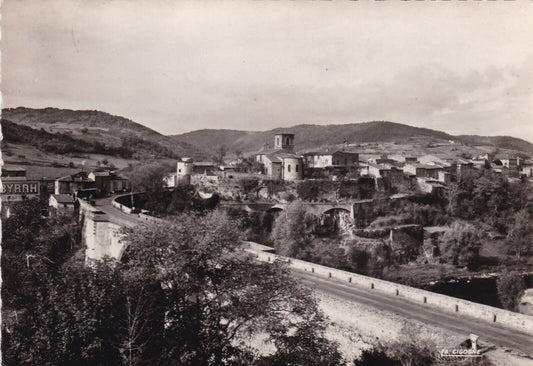 CARTE POSTALE CPSM NOIR & BLANC / VIEILLE-BRIOUDE CENTRE TOURISTIQUE BOURG PONT