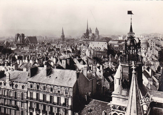 CARTE POSTALE CPSM NOIR & BLANC / DIJON VUE GENERALE EGLISE NOTRE-DAME