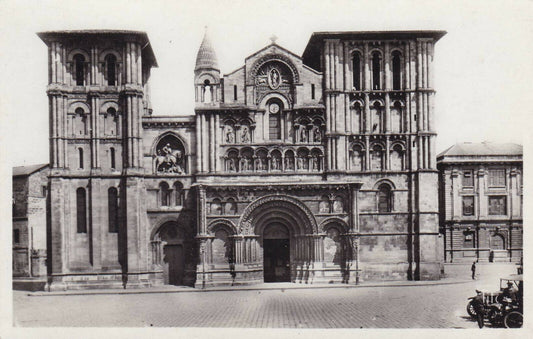 CARTE POSTALE ANCIENNE CPA NOIR ET BLANC / BORDEAUX L'EGLISE SAINTE-CROIX