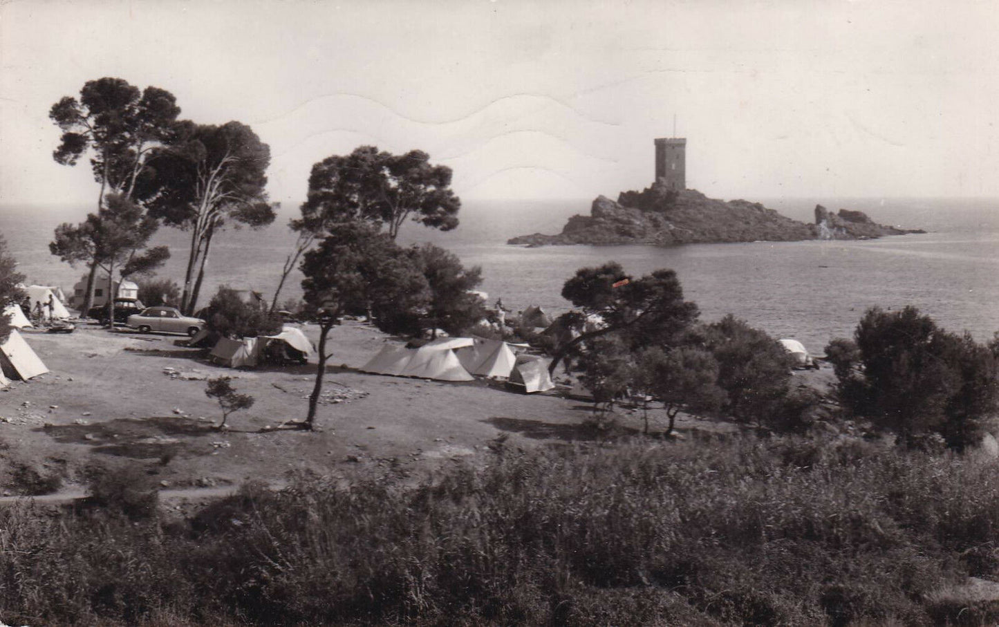 CPSM BLACK AND WHITE POSTCARD / SAINT-RAPHAEL L'ILE D'OR AT DRAMONT (1958) 