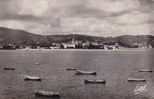 CPSM BLACK AND WHITE POSTCARD / HENDAYE FRENCH-SPANISH BORDER (1953) 