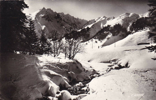 CARTE POSTALE CPSM NOIR ET BLANC / MONT-DORE LA DORDOGNE AU PIED DU SANCY