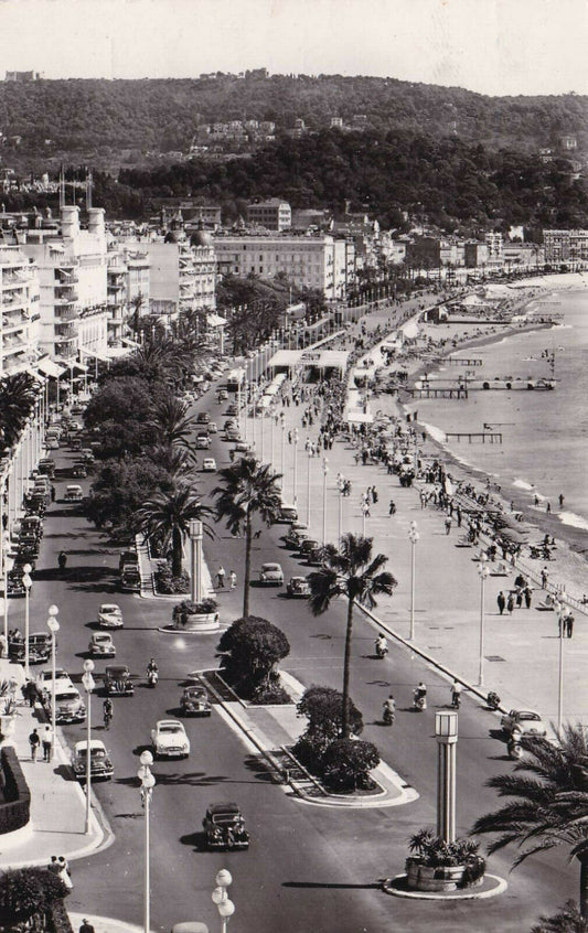 CARTE POSTALE CPSM NOIR ET BLANC / NICE LA PROMENADE DES ANGLAIS (1956)
