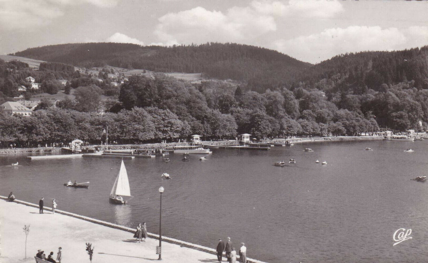 CPSM BLACK AND WHITE POSTCARD / GERARDMER A CORNER OF THE LAKE 