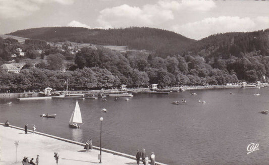 CPSM BLACK AND WHITE POSTCARD / GERARDMER A CORNER OF THE LAKE 