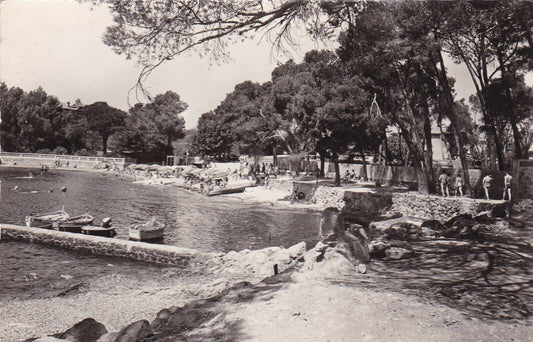 CARTE POSTALE CPSM NOIR ET BLANC / BOULOURIS VAR LA PLAGE