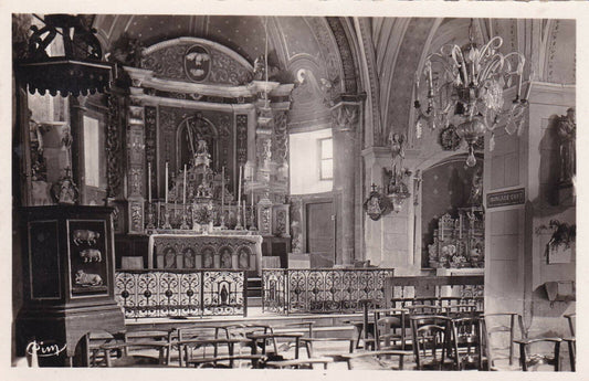 CPSM BLACK AND WHITE POSTCARD / SURROUNDINGS OF LARUNS BEOST CHURCH INTERIOR