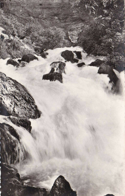 CPSM BLACK AND WHITE POSTCARD / VAUCLUSE FOUNTAIN THE GRANDE CASCADE 