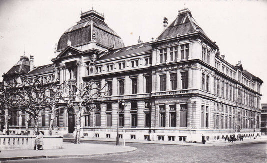 CARTE POSTALE CPSM NOIR & BLANC / LYON LES FACULTES "DROIT"