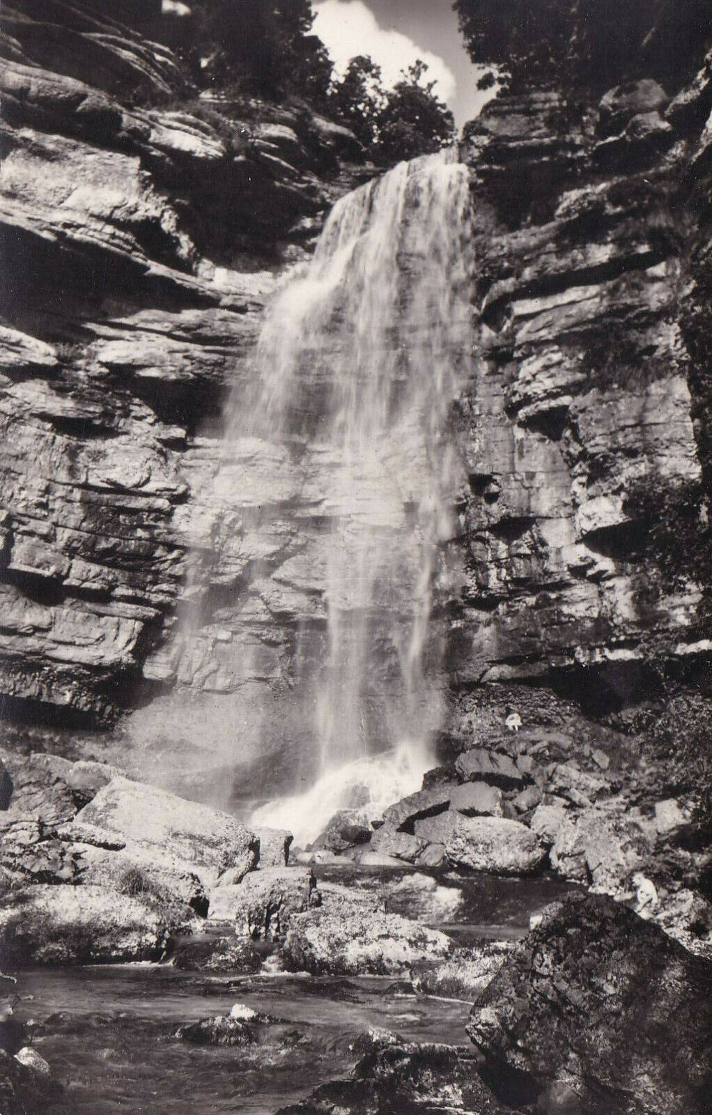 CPSM BLACK &amp; WHITE POSTCARD / FRANCHE-COMTE COURSE DU HERISSON THE GRAND SAUT 