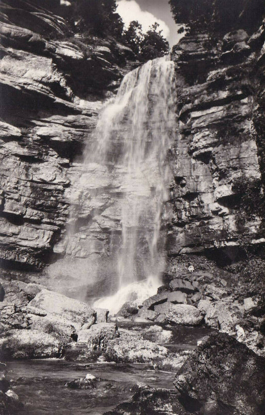 CPSM BLACK &amp; WHITE POSTCARD / FRANCHE-COMTE COURSE DU HERISSON THE GRAND SAUT 
