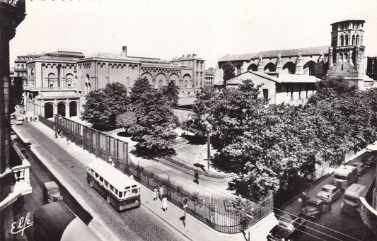 CPSM BLACK &amp; WHITE POSTCARD / TOULOUSE THE MUSEUM GARDEN TOUR DES AUGUSTINS 