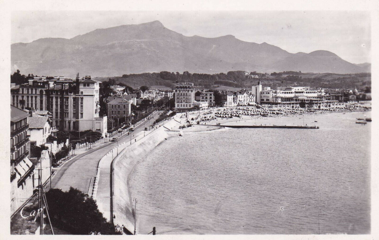 OLD POSTCARD CPA BLACK &amp; WHITE / ST-JEAN-DE-LUZ GENERAL VIEW BEACH 1949 