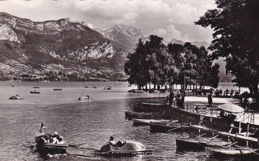 CARTE POSTALE CPSM NOIR & BLANC / ANNECY ILE DES CYGNES MONT VEYRIER (1959)