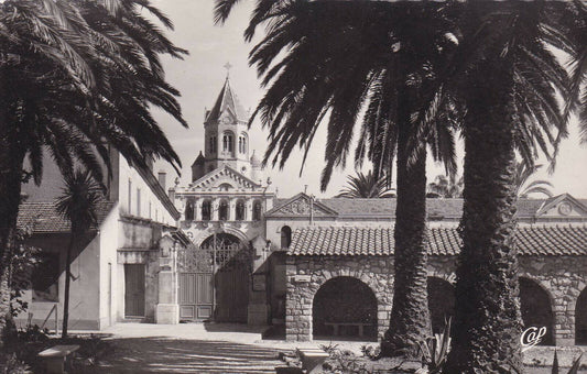 CPSM BLACK &amp; WHITE POSTCARD / ABBEY OF NOTRE-DAME DE LERINS ILE ST HONORAT 