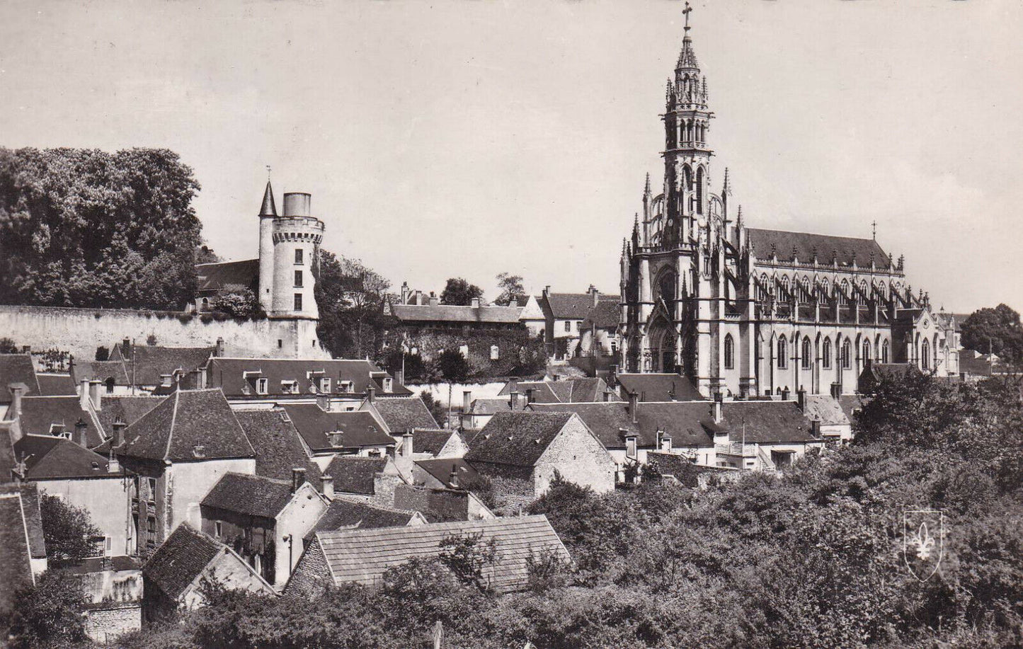 CPSM BLACK &amp; WHITE POSTCARD / CHATEAUNEUF-SUR-CHER LA BASILIQUE 