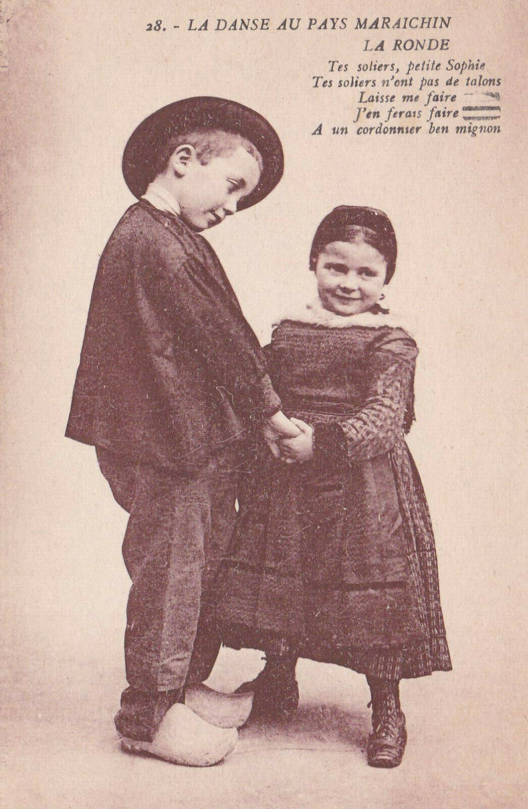 CARTE POSTALE ANCIENNE CPA / LA DANSE AU PAYS MARAICHIN LA RONDE