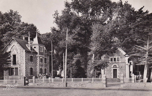 CARTE POSTALE CPSM NOIR & BLANC / SAINTE-MARGUERITE-SUR-MER COLONIE SNCF (1951)