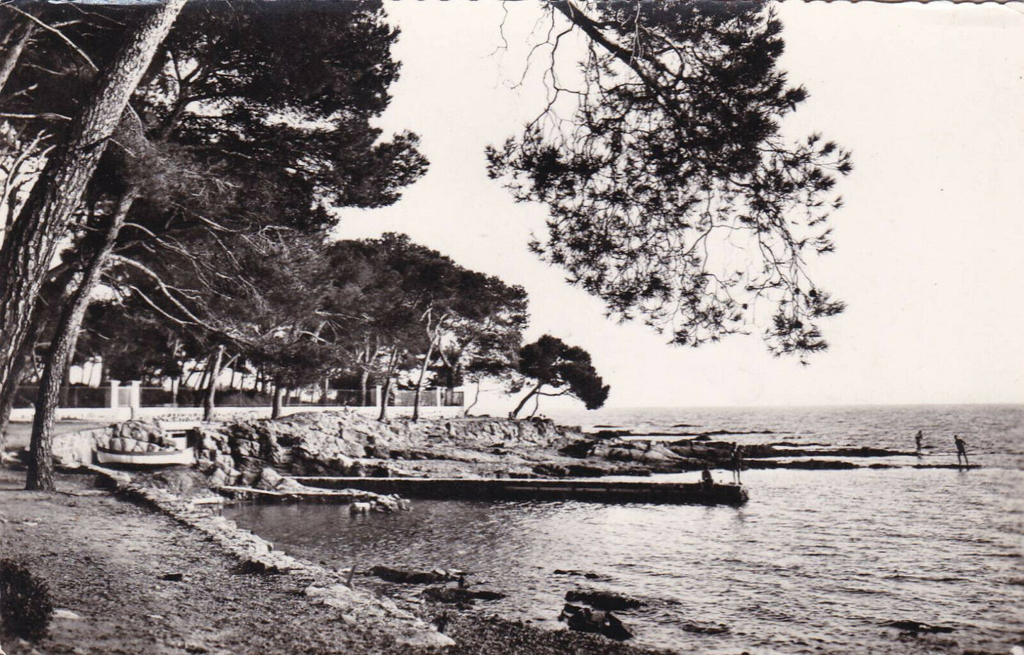 CPSM BLACK &amp; WHITE POSTCARD / BOULOURIS THE SEASIDE PROMENADE 