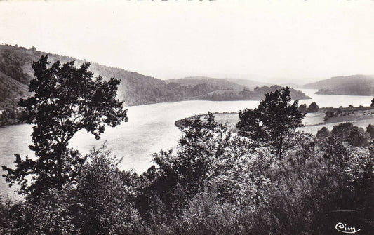CARTE POSTALE CPSM NOIR & BLANC / TREIGNAC LAC DES BARIOUSSES LAC ARTIFICIEL EDF