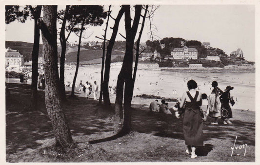 CPSM BLACK &amp; WHITE POSTCARD / PERROS-GUIREC TRESTRAOU BEACH