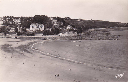 CPSM BLACK &amp; WHITE POSTCARD / PERROS-GUIREC LA PLAGE 