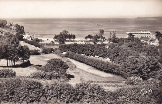CPSM BLACK &amp; WHITE POSTCARD / PERROS-GUIREC POINTE DU CHATEAU 