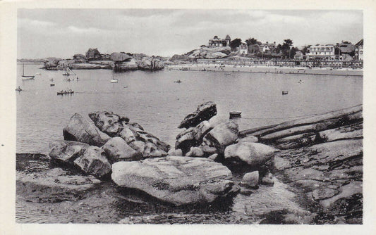 CARTE POSTALE CPSM NOIR & BLANC / TREGASTEL VUE GENERALE DE LA PLAGE