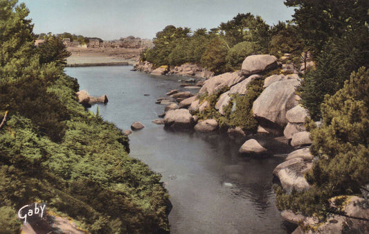 CARTE POSTALE CPSM COULEUR PLOUMANAC'H VALLEE DES TRAOUIEROS