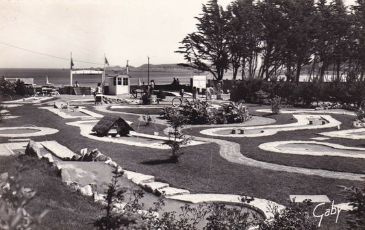 CPSM BLACK &amp; WHITE POSTCARD / PERROS-GUIREC MINIATURE GOLF 