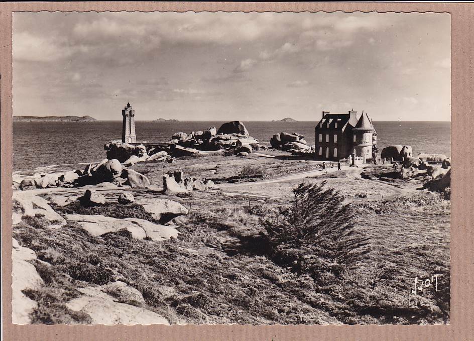 CPSM BLACK &amp; WHITE POSTCARD / PLOUMANAC'H EN PERROS GUIREC MIN RU 
